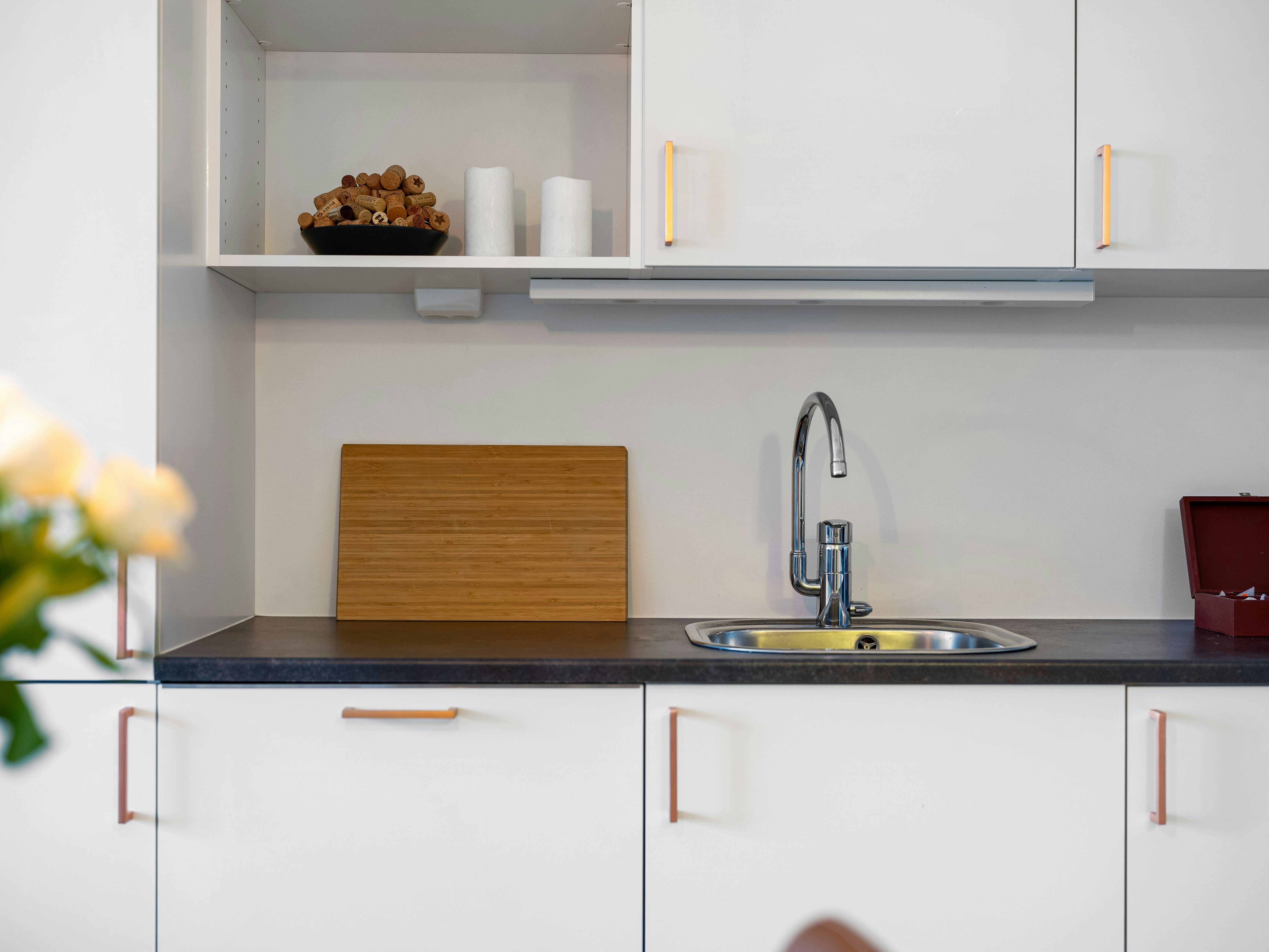 ¿Son una buena opción las puertas de cocina forradas con vinilo?