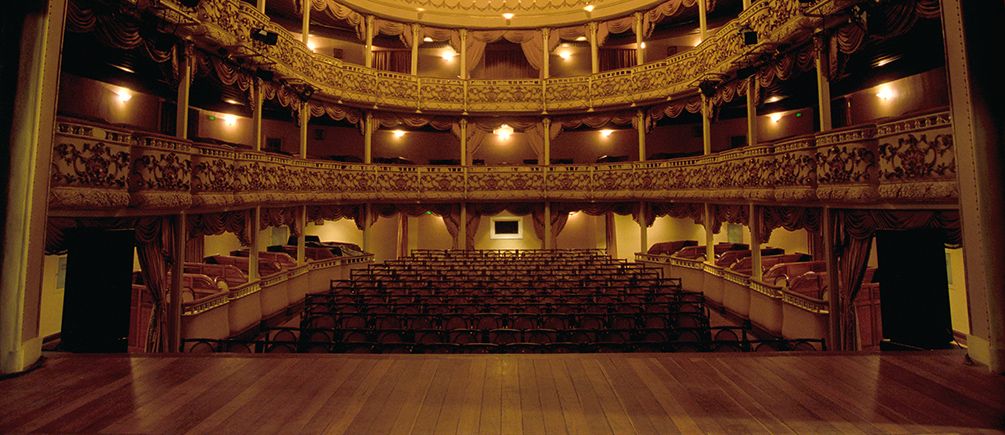 agencement-salle-de-spectacle.jpg